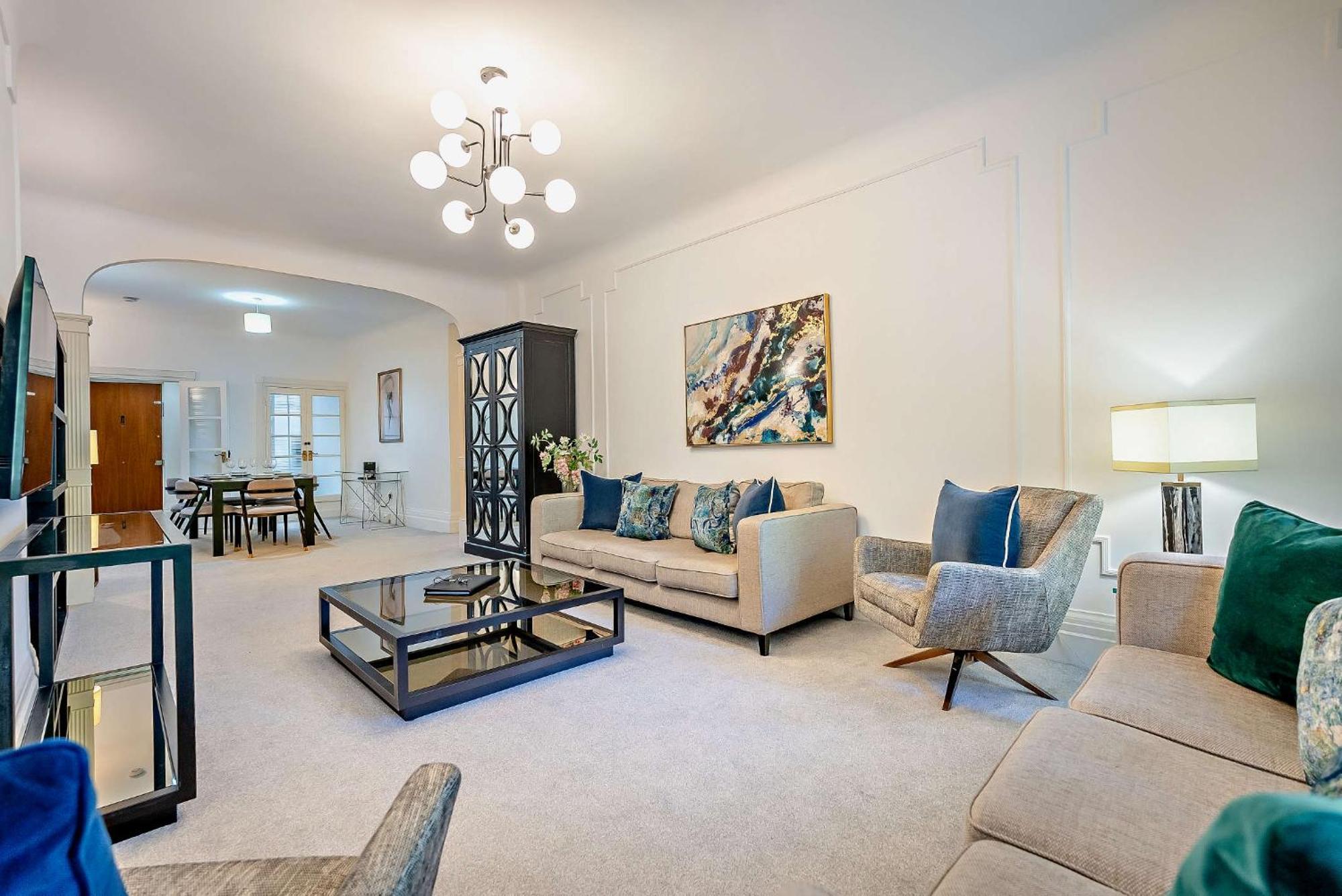 Strathmore Court Apartment London